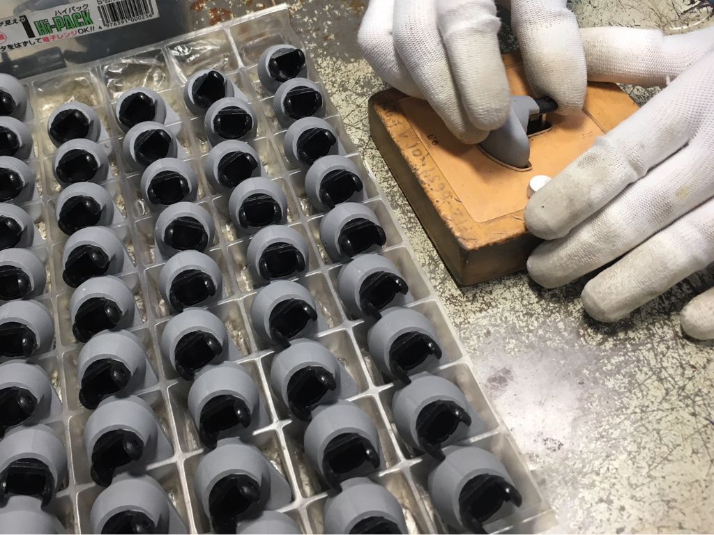 インサート加工手作業